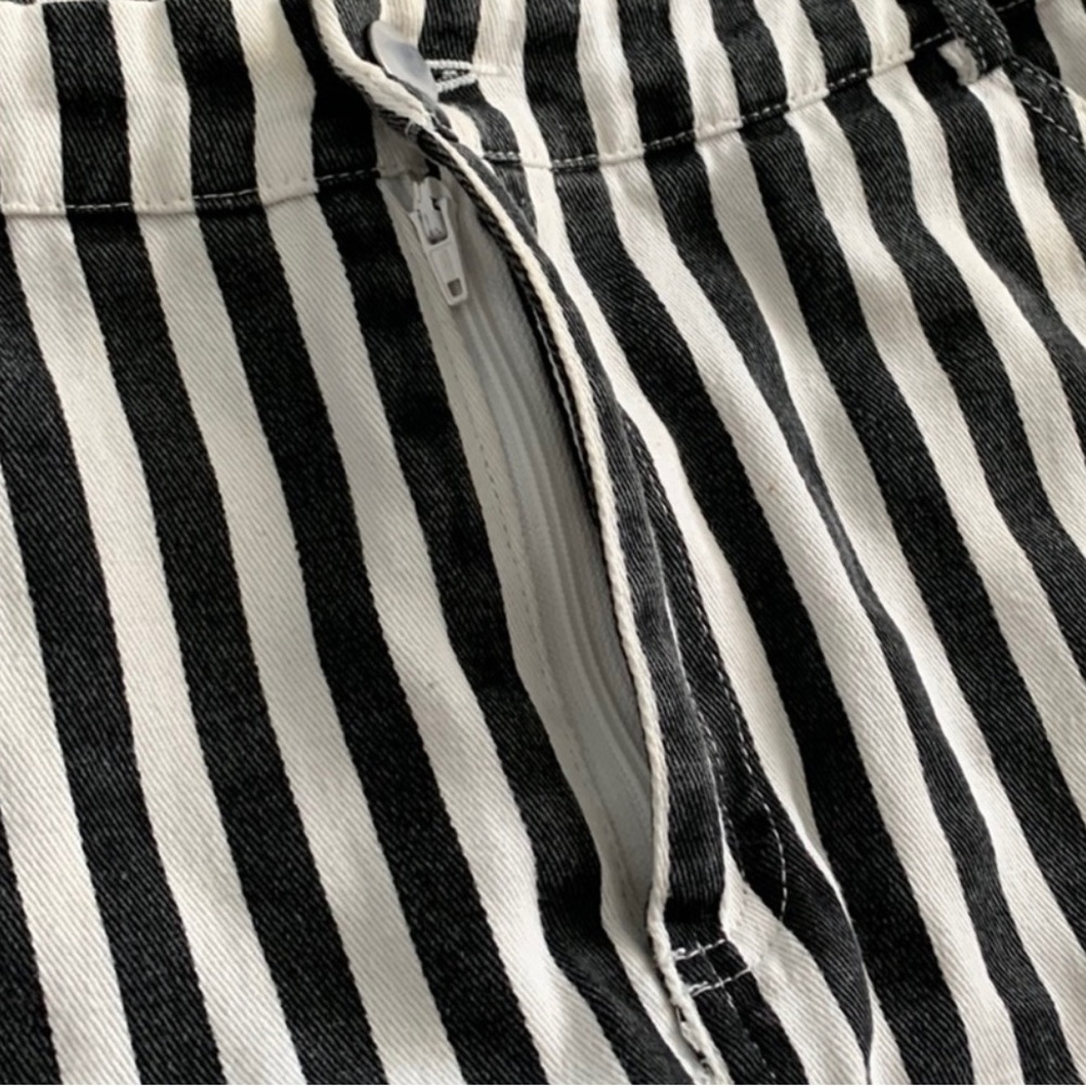 Forever 21 size small black and white striped denim skirt